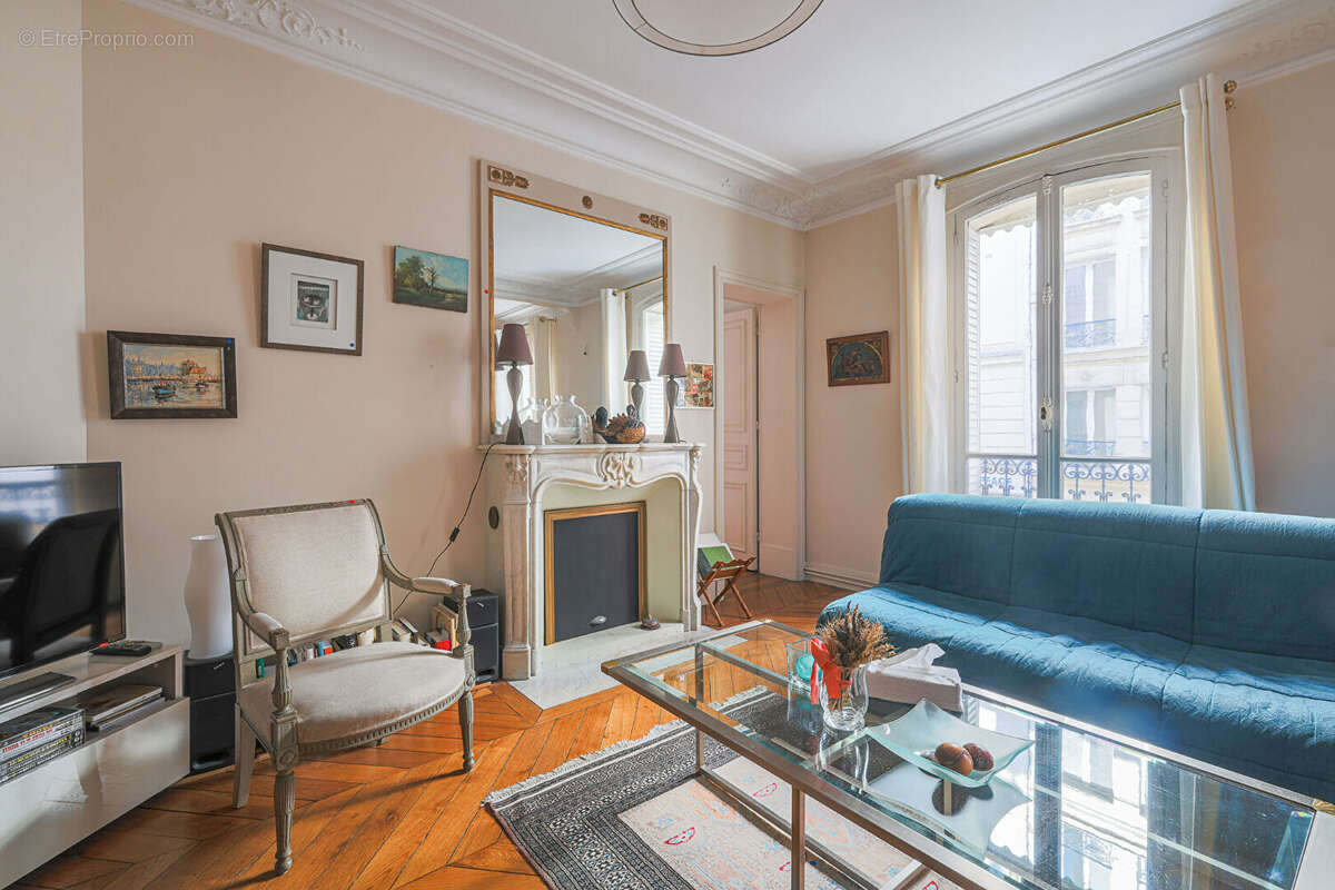 Appartement à PARIS-17E