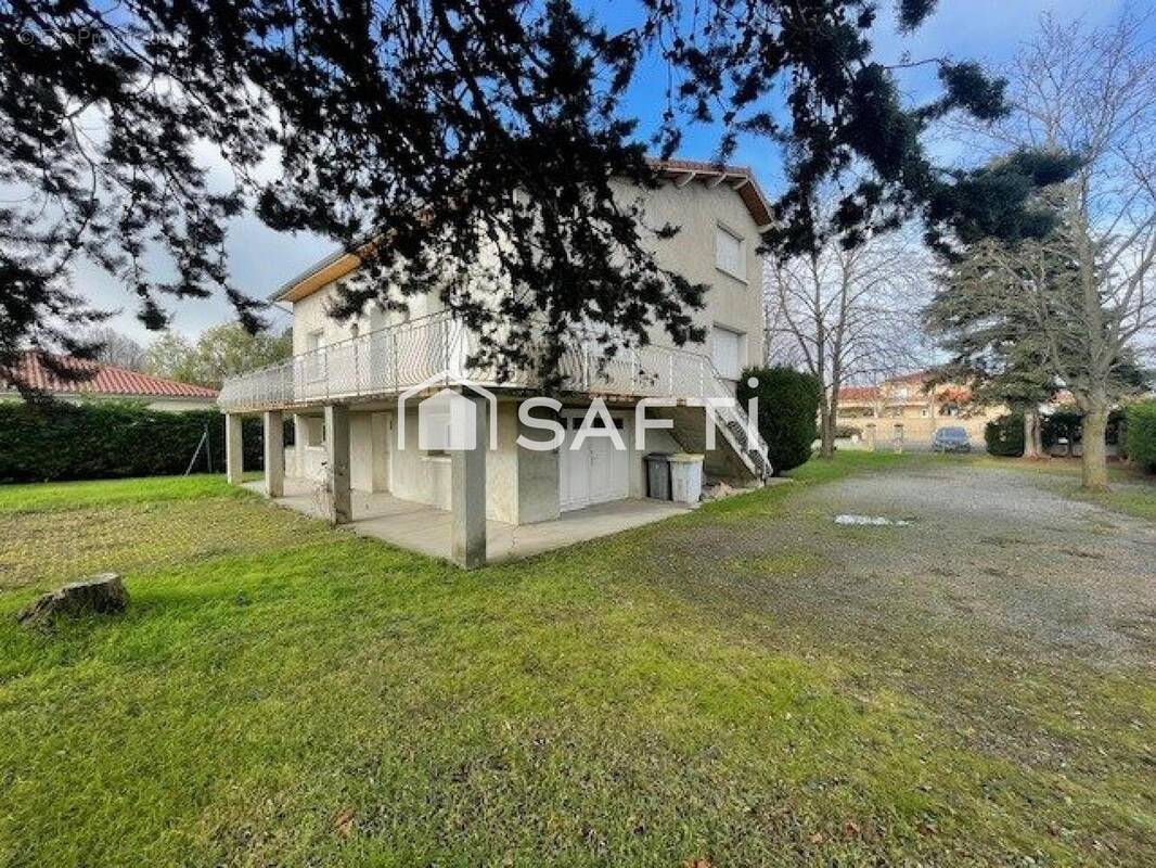 Photo 1 - Maison à SAVIGNEUX