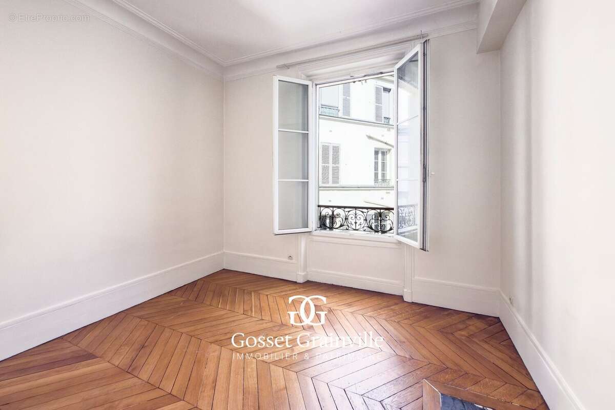 Appartement à PARIS-4E