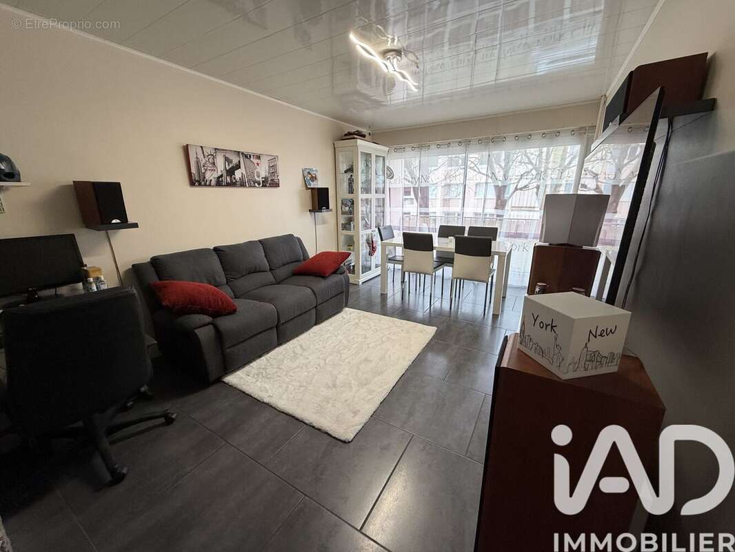 Photo 2 - Appartement à SAINTRY-SUR-SEINE