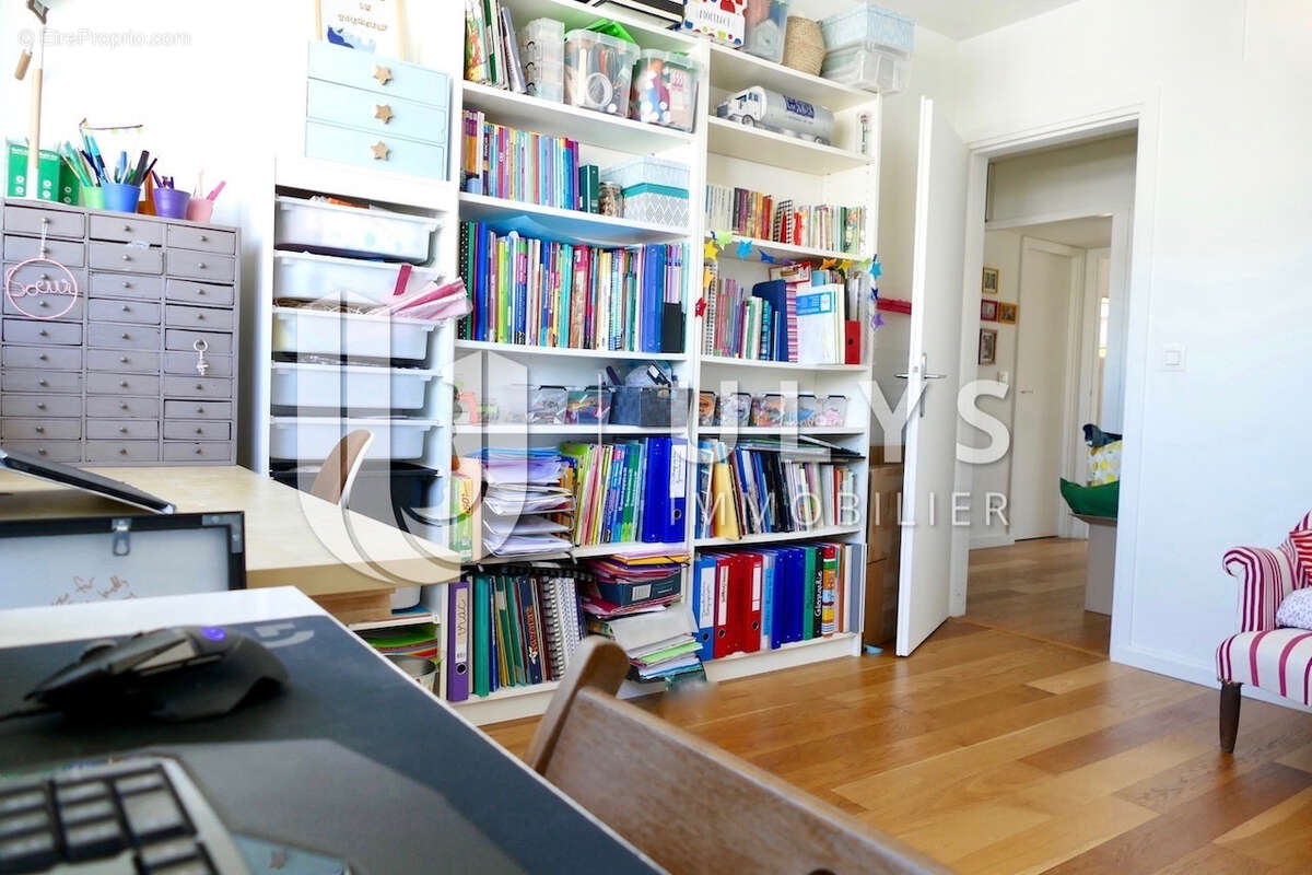 Appartement à PARIS-14E
