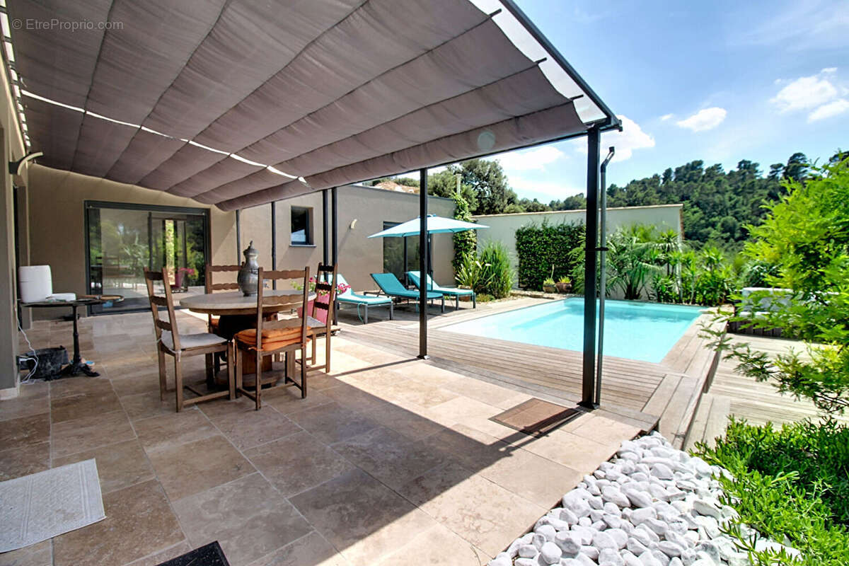 A vendre en exclusivité a vendre à vidauban - villa contemporaine avec vue panoramique, piscine et prestations  de qualité ! - photo 20