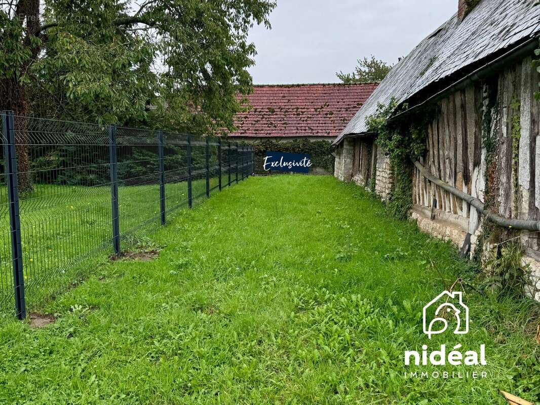 Terrain à AMFREVILLE-SUR-ITON