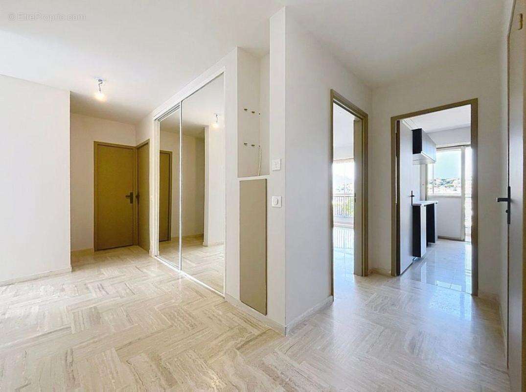 Cannes Marina – Appartement vue dégagée & aperçu mer - photo 6