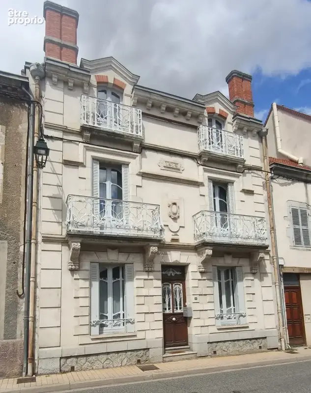 Maison à EBREUIL