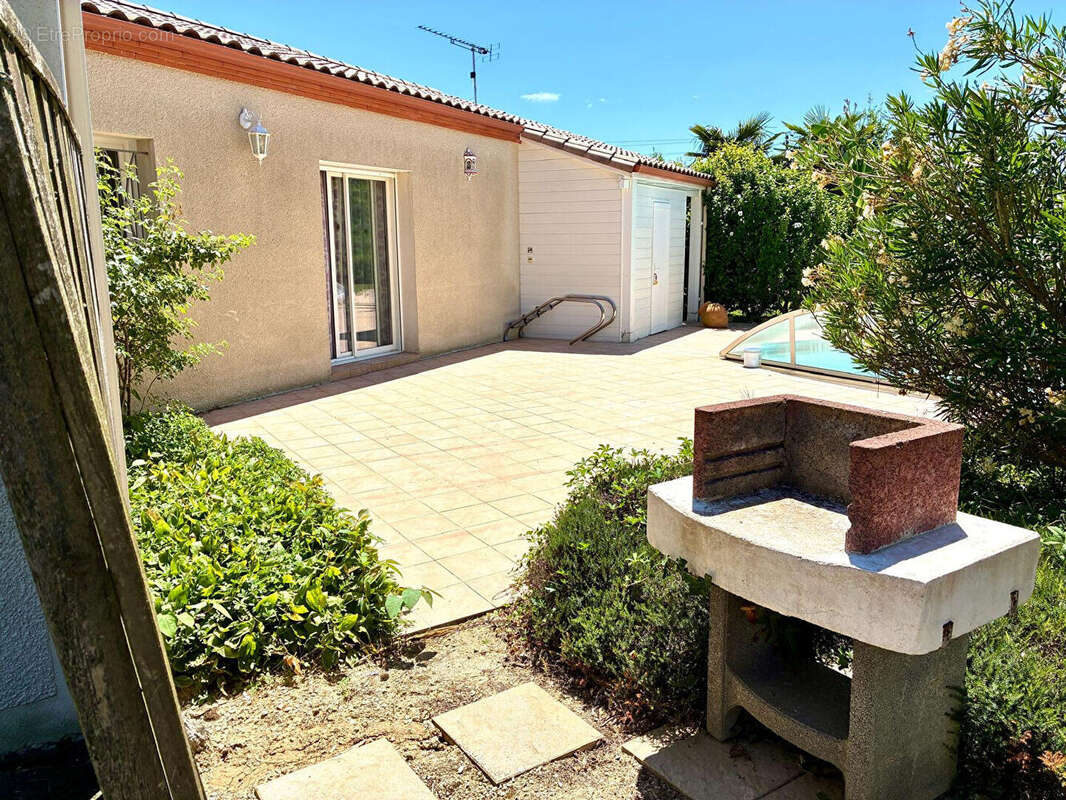 Maison de plain-pied avec piscine au Temple Sur Lot - photo 13