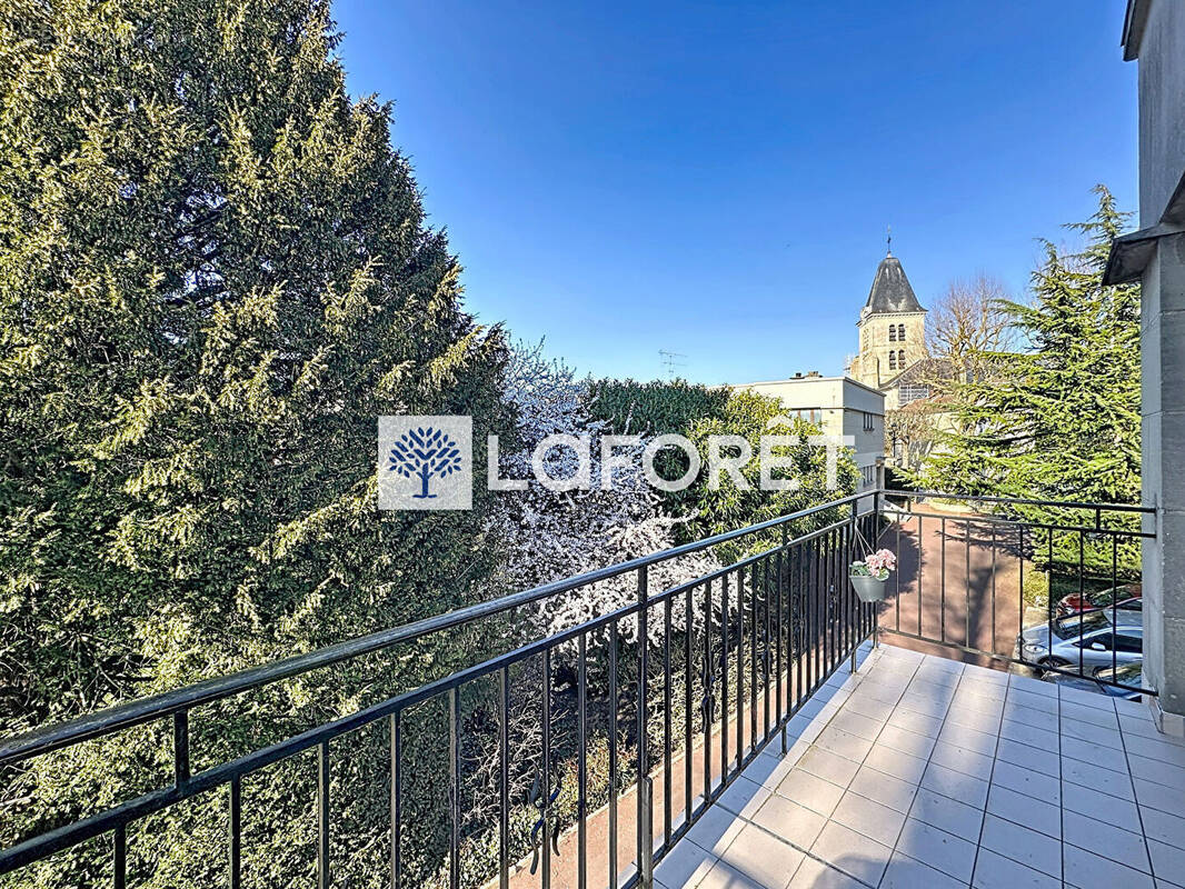 Appartement à SAINT-NOM-LA-BRETECHE