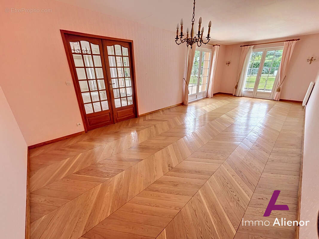 Maison 164 m² à Belin-Beliet  - photo 5