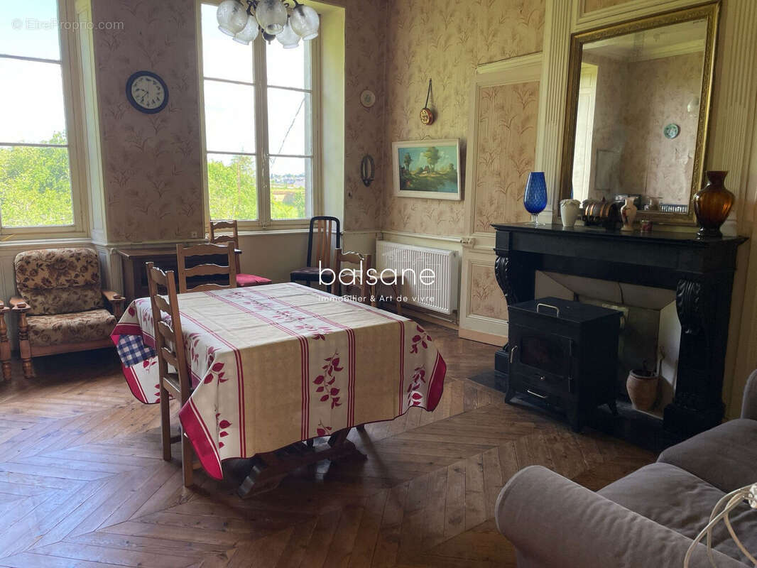 Maison 420 m² à Saint-Clair-Sur-Les-Monts  - photo 4