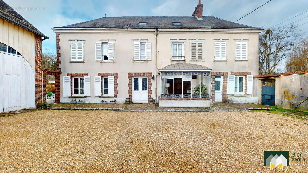 façade avant  - Maison à LEVES