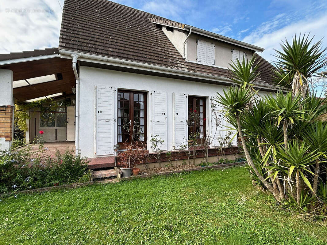 Maison 150 m² à Lons  - photo 2