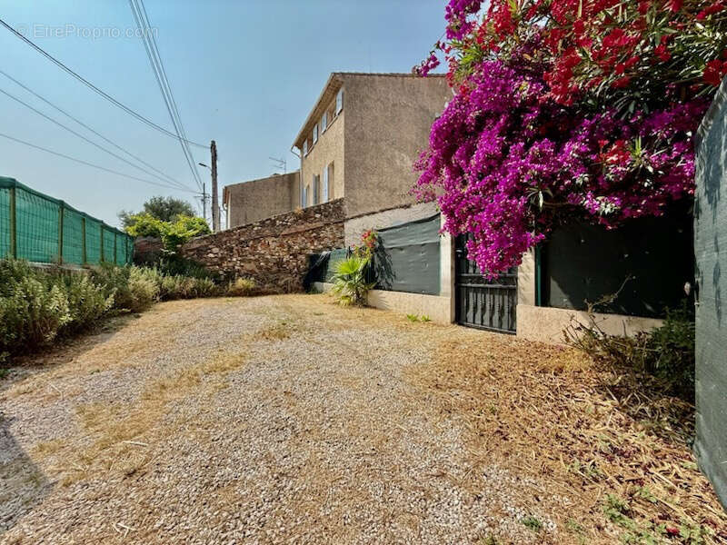 Appartement à SIX-FOURS-LES-PLAGES