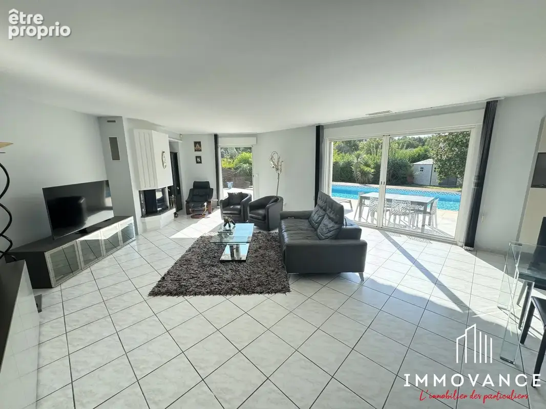 Maison 7 pièces 240 m² à vendre à Saint-Clement-De-Riviere (34980) - photo 4