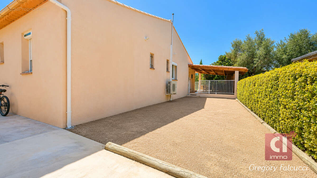 Maison à FLASSANS-SUR-ISSOLE
