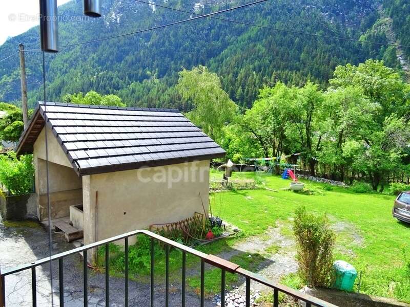 En Savoie (73), à vendre Vallée de La Maurienne, maison P8 rénovée, cave, voutes, terrain, combles, stations de ski, 3 vallées - photo 11