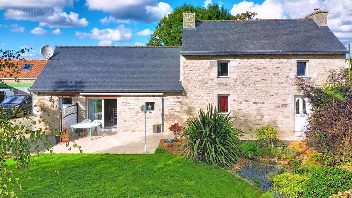 Maison à PLOUZEVEDE