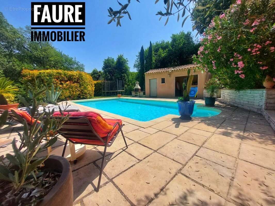 Maison à SAINT-PAUL-TROIS-CHATEAUX