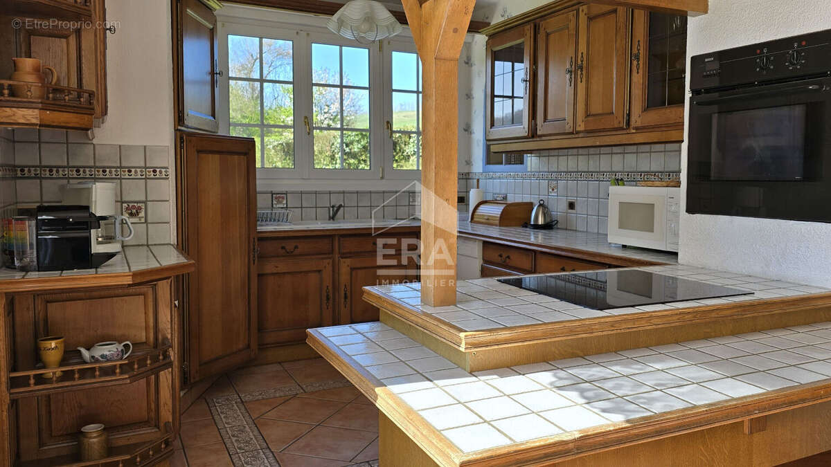 Maison à BELLENGREVILLE