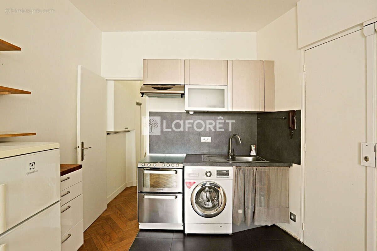 Appartement à PARIS-14E