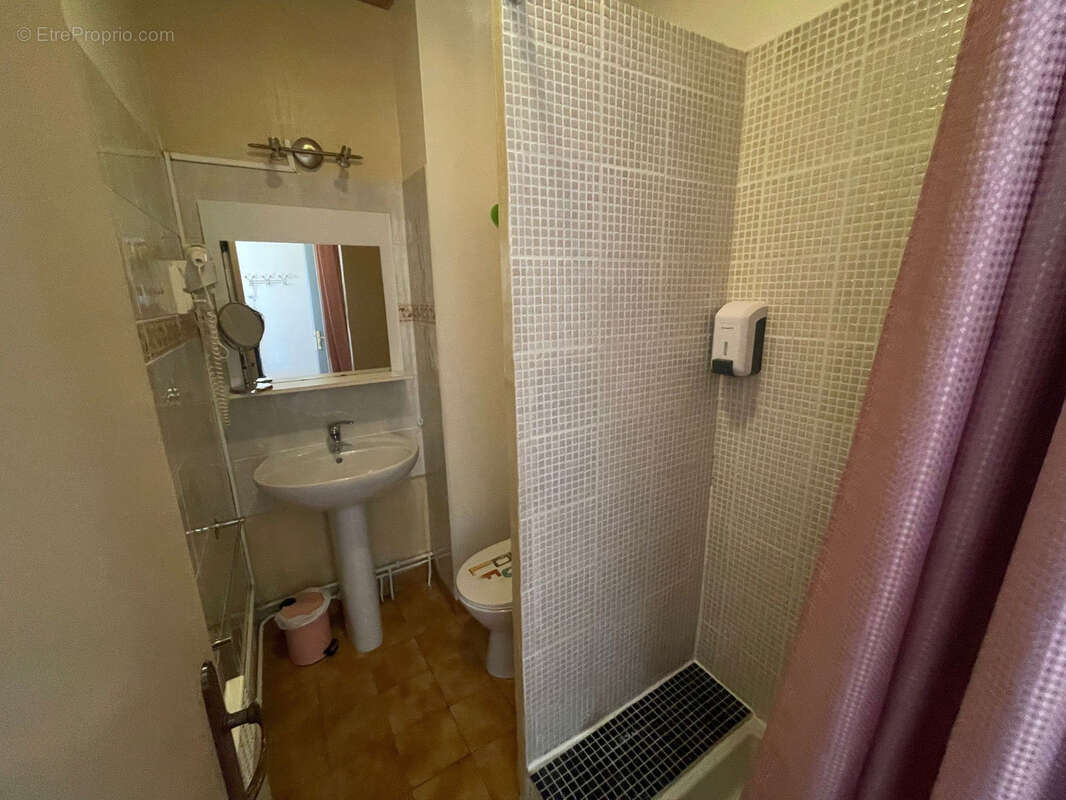 Commerce à MARSEILLETTE