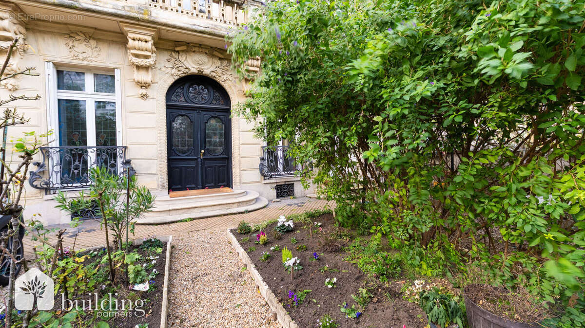 Appartement à PARIS-17E