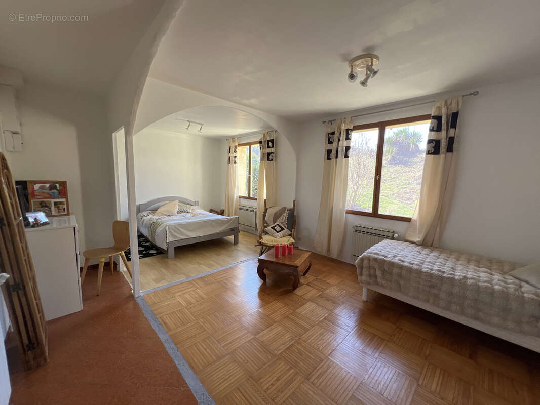 Maison à SAINT-ROMAIN-DE-LERPS