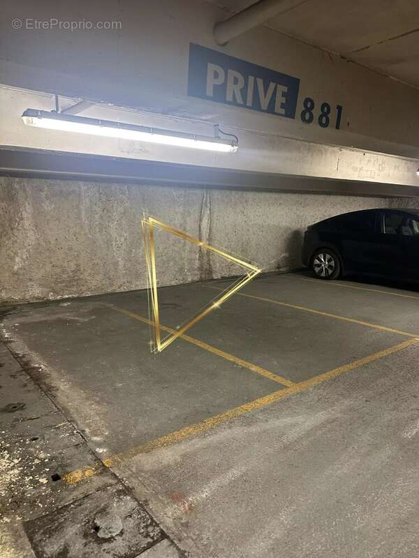 Parking à PARIS-9E
