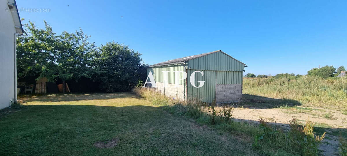 TREGOMEUR, maison de style néo-breton à vendre avec hangar - photo 2