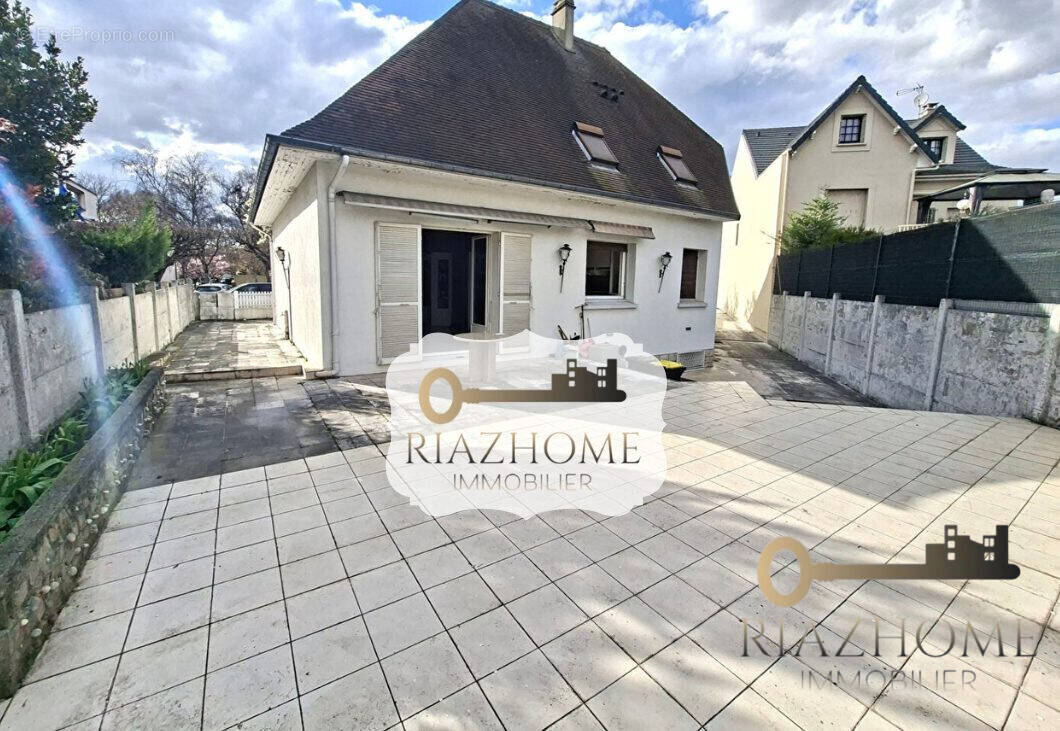 Maison à LE BLANC-MESNIL