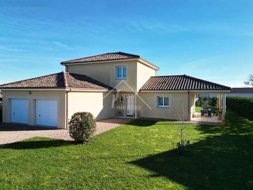 Maison à BROUT-VERNET