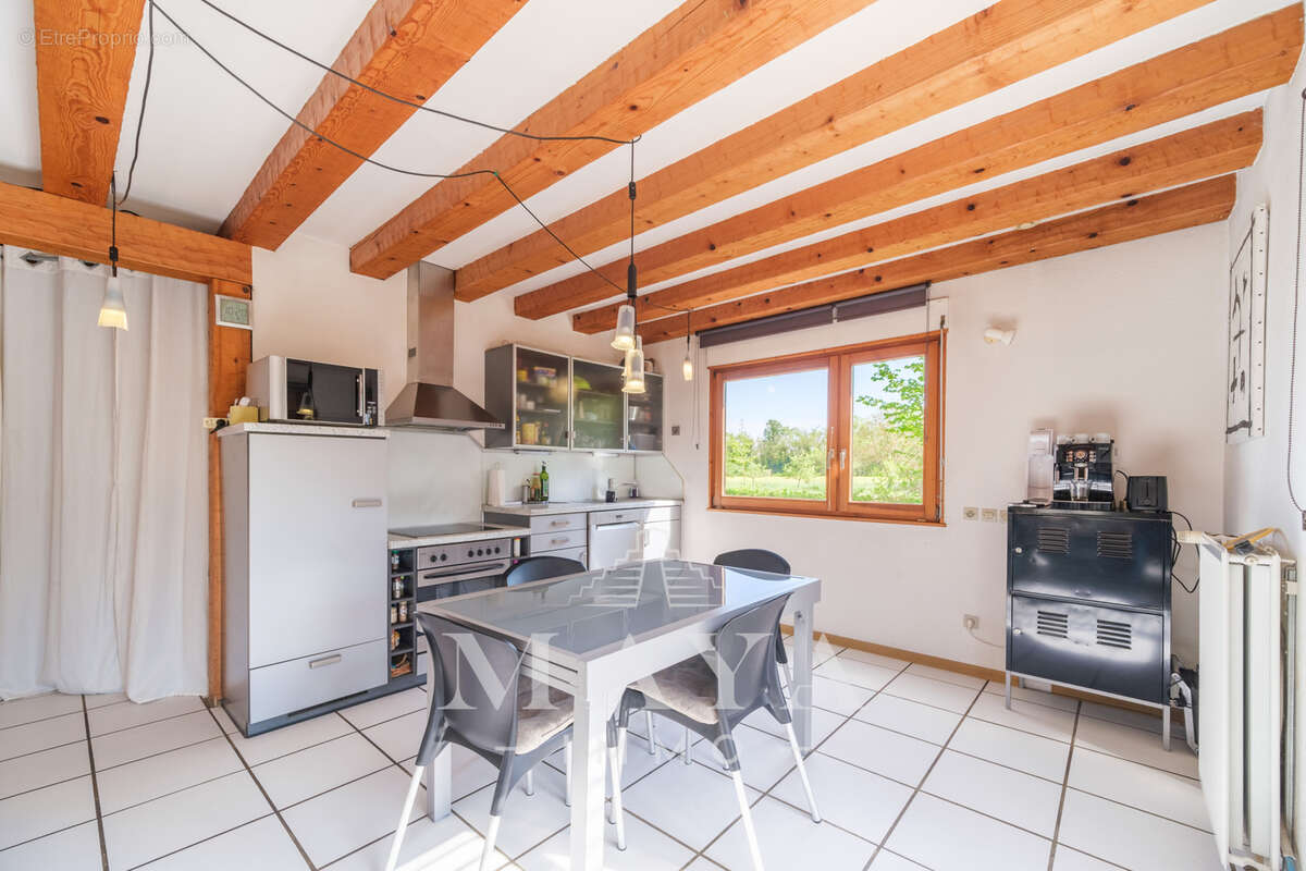 Maison à VILLAGE-NEUF