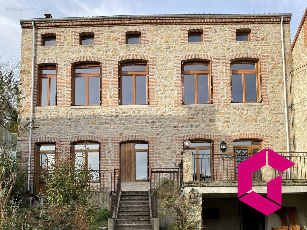 Maison à LA SEAUVE-SUR-SEMENE