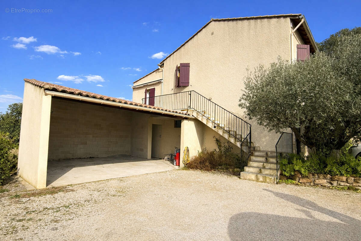 Maison à MONDRAGON