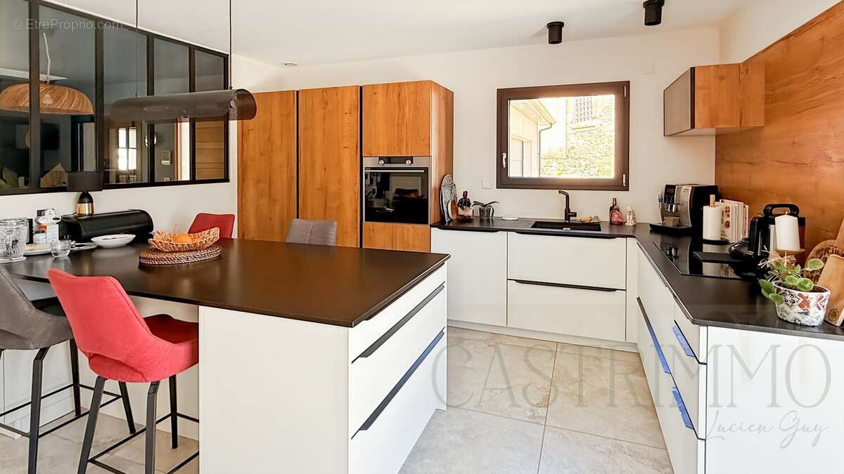 Maison à SAINT-JEAN-DE-CORNIES