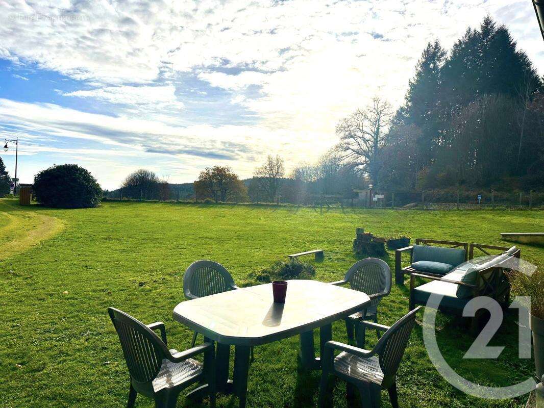 Maison à SAINT-LEGER-LA-MONTAGNE