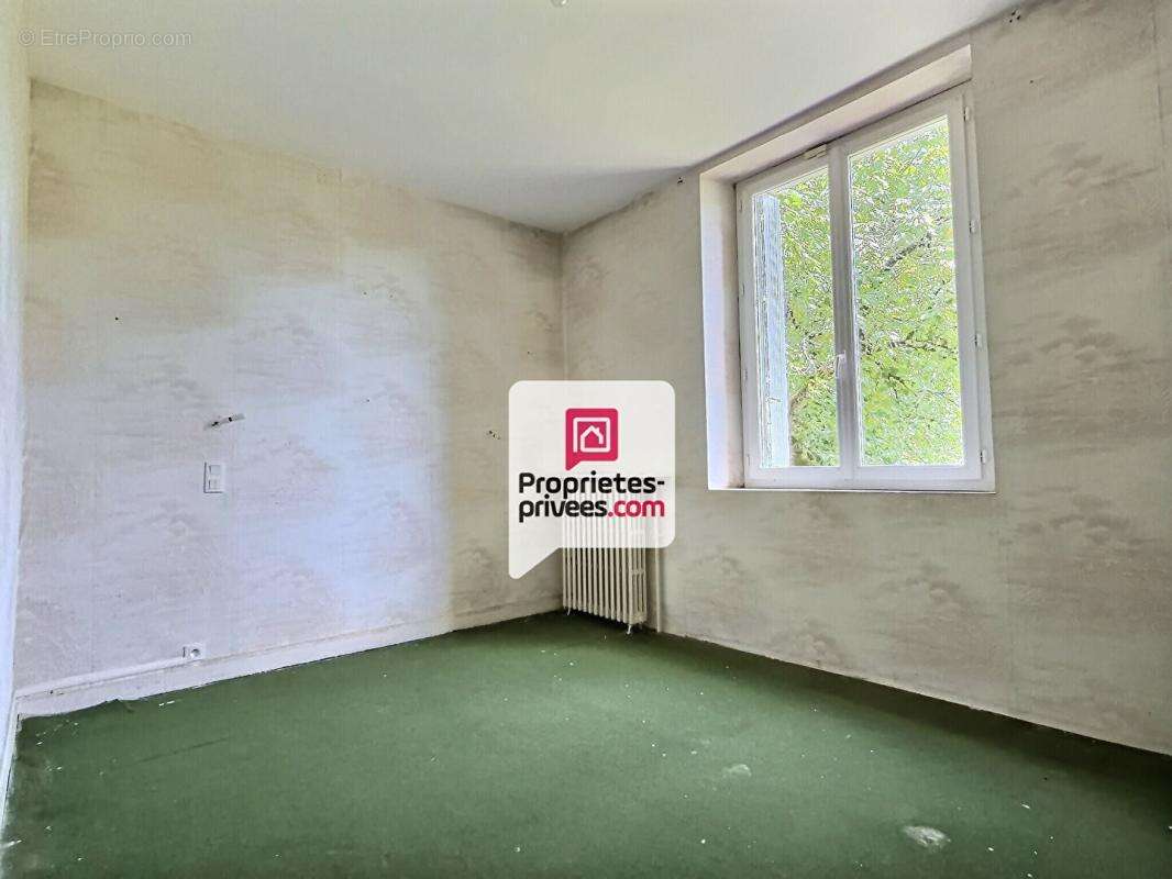 Maison  T5/6 d'env. 200 m2 avec étang, verger et nombreuses annexes sur  SANILHAC (24660) - photo 8