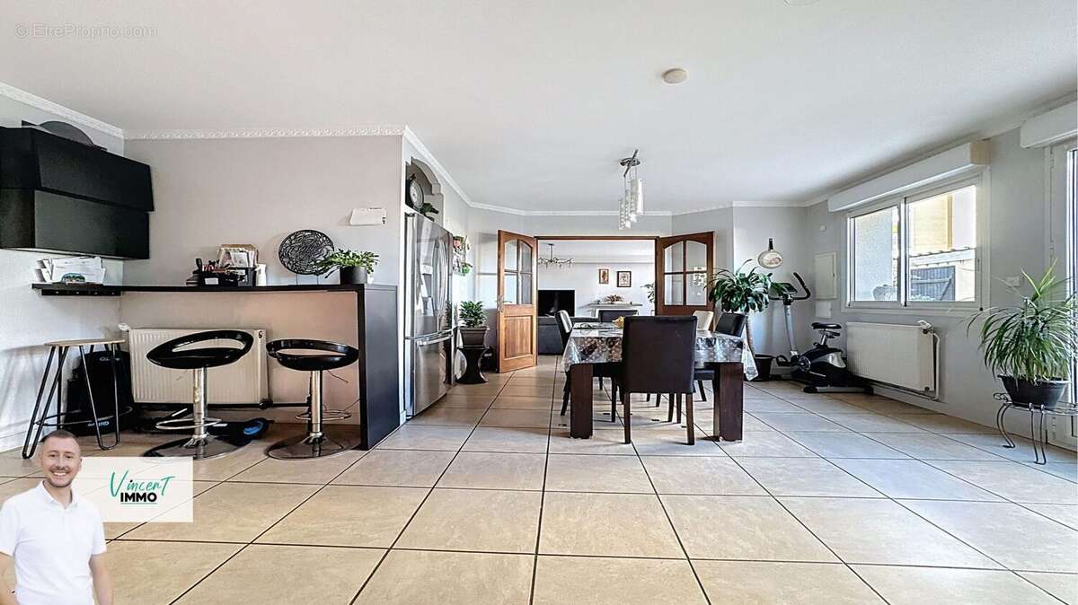 Maison 144 m² à Villeurbanne  - photo 8