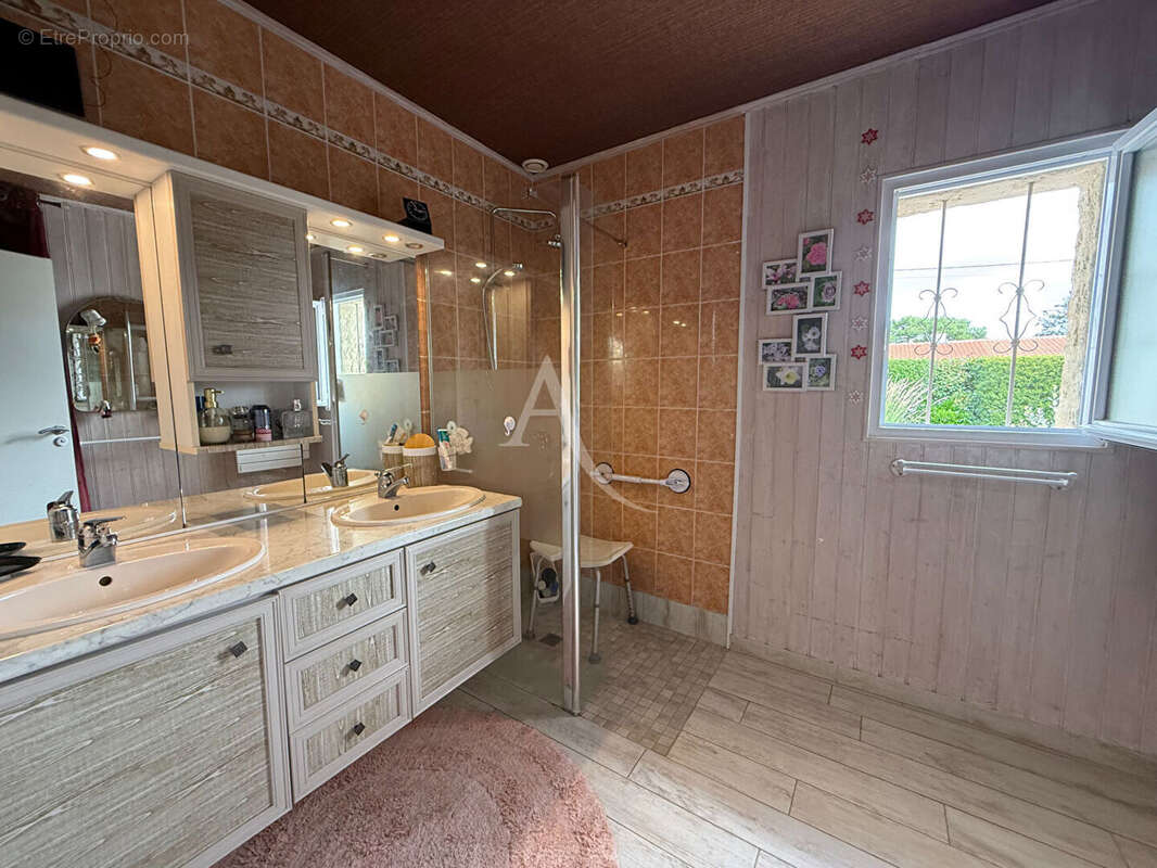 Maison à L&#039;AIGUILLON-SUR-VIE