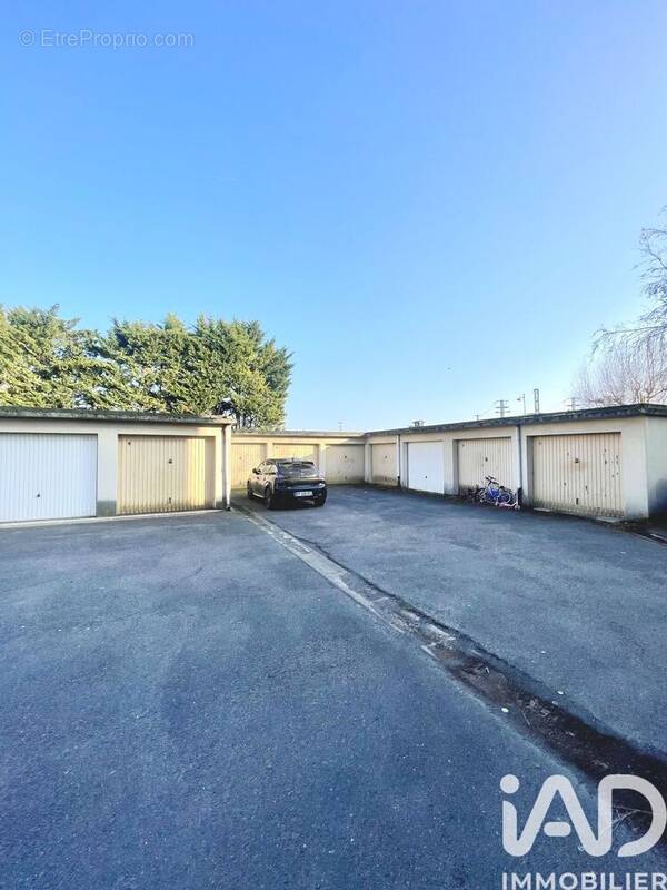 Photo 1 - Parking à ARNOUVILLE-LES-GONESSE