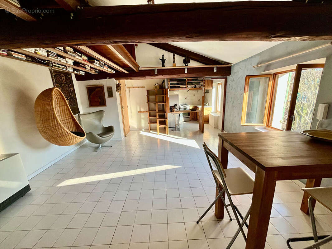 Appartement à L'ISLE-SUR-LA-SORGUE