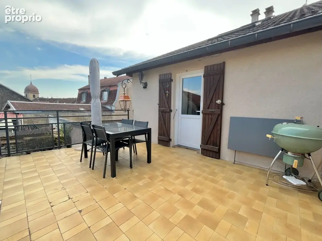 Appartement 5 pièces 102 m² à vendre à Rioz (70190) - photo 9