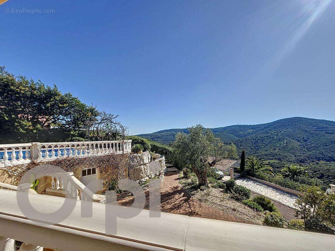 Maison à LES ISSAMBRES