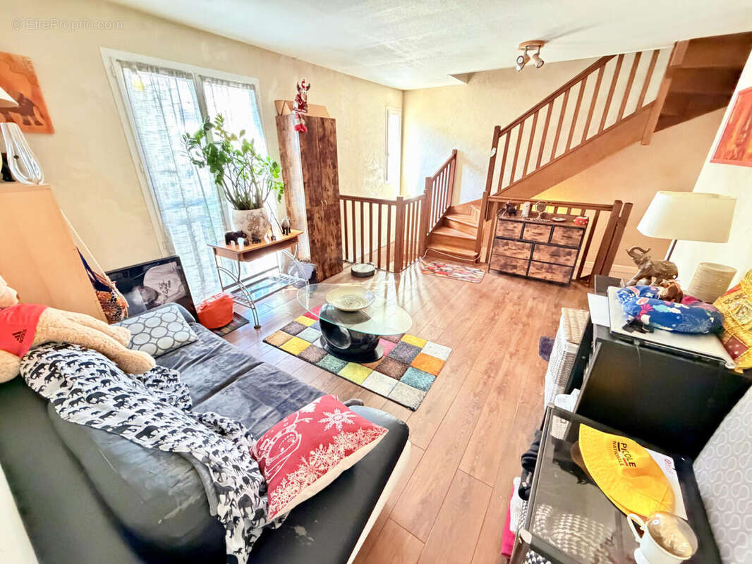 salon étage (1) - Maison à VALLEIRY