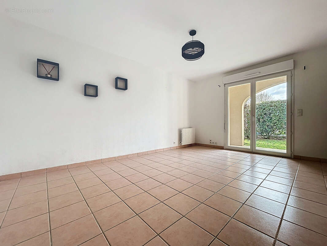 Appartement à PAZAYAC