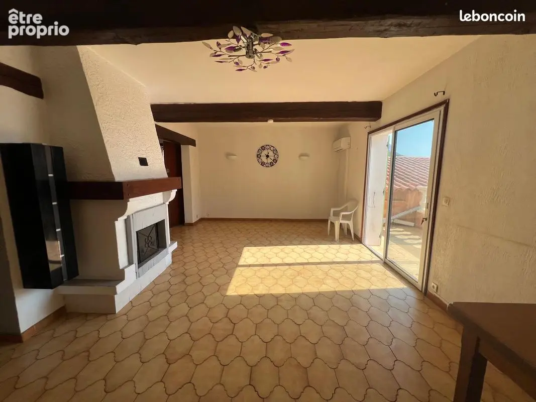 Appartement 81 m² à rénover - Vue dégagée sur l'Esterel et aperçu mer - À 200 mètres de la plage - Petite copropriété, piscine c - photo 4