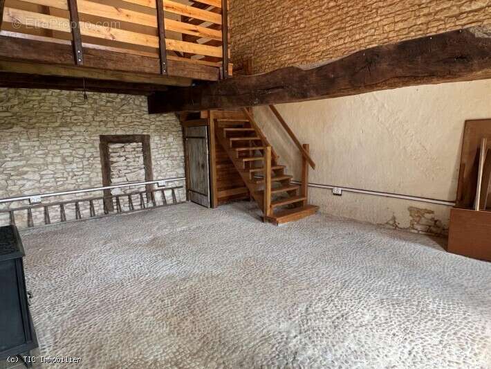 Maison à CELLEFROUIN