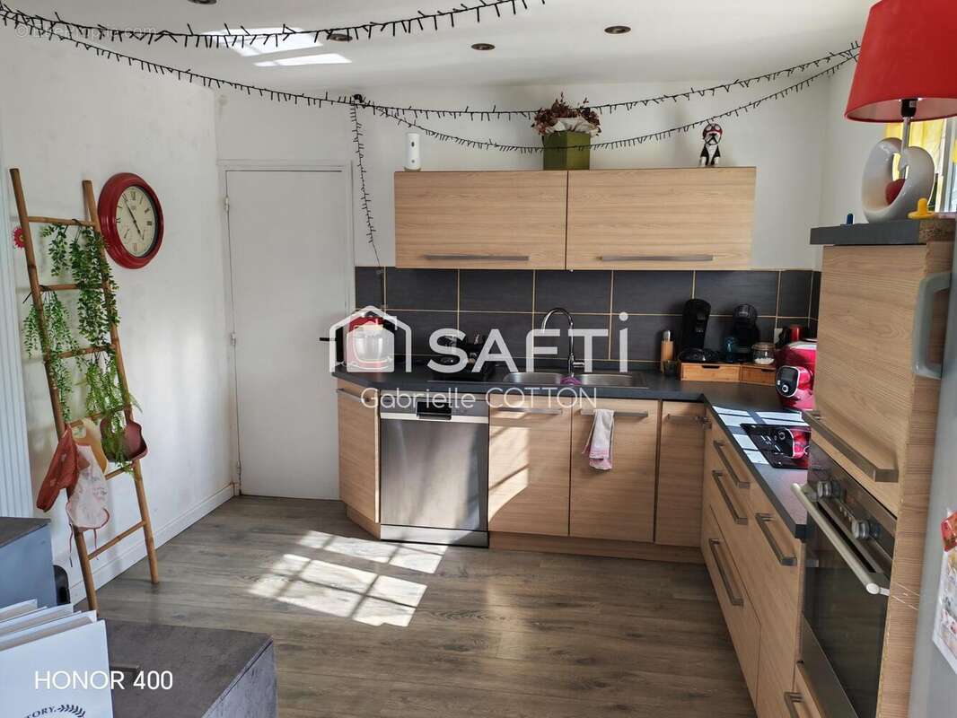 Maison 115 m² à La Feuillee  - photo 7