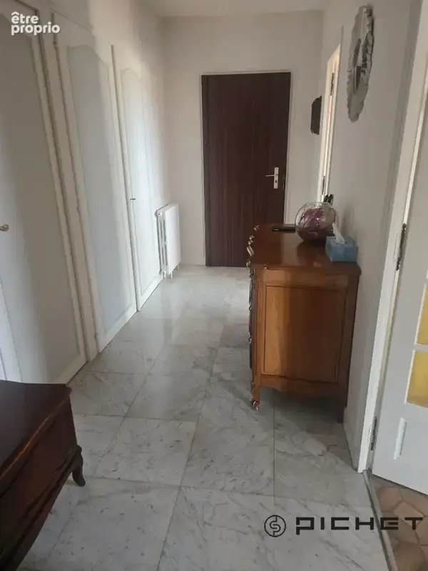 LA ROCHELLE PORT NEUF Appartement 3 pièces 80 m2, cave et  pk - photo 3