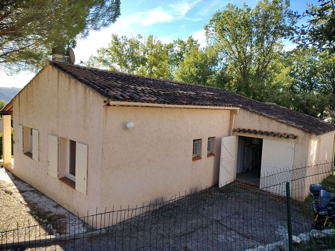 En exclusivité à Quinson : Charmante maison individuelle de plain-pied  avec garage - photo 9