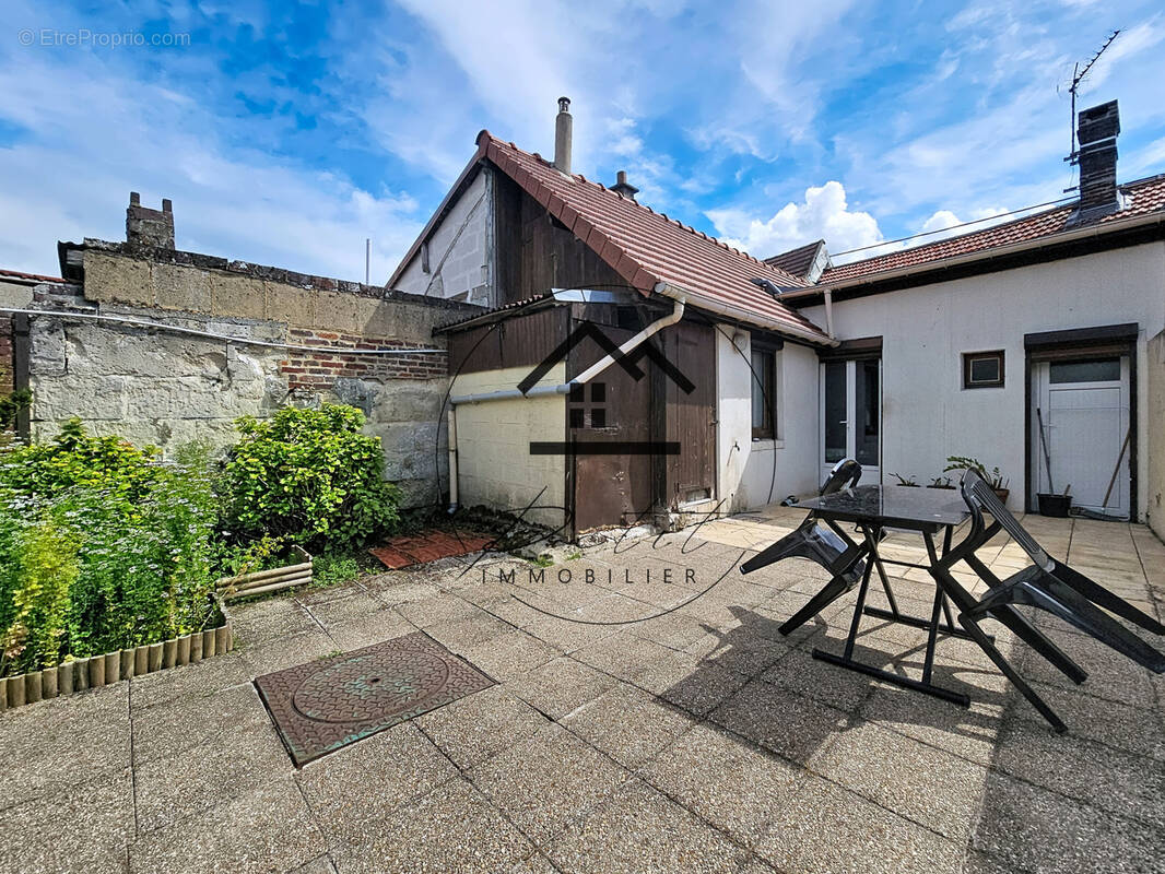 Maison à ETOUY